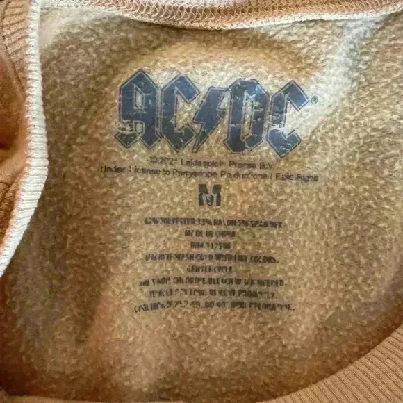 AC/DC World Tour 1979 Women’s Crew Neck Long Sleeve Sweater Yellow Size M (0468) - Picture 4 of 7